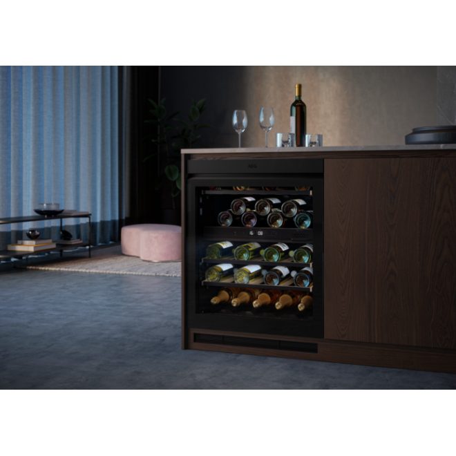 AEG Series 8000 60cm Integrated Undercounter Dual Zone Wine Cooler AWUD040B8B - BLACK AEG Series 8000 60cm Integrated Undercounter Dual Zone Wine Cooler AWUD040B8B - BLACK