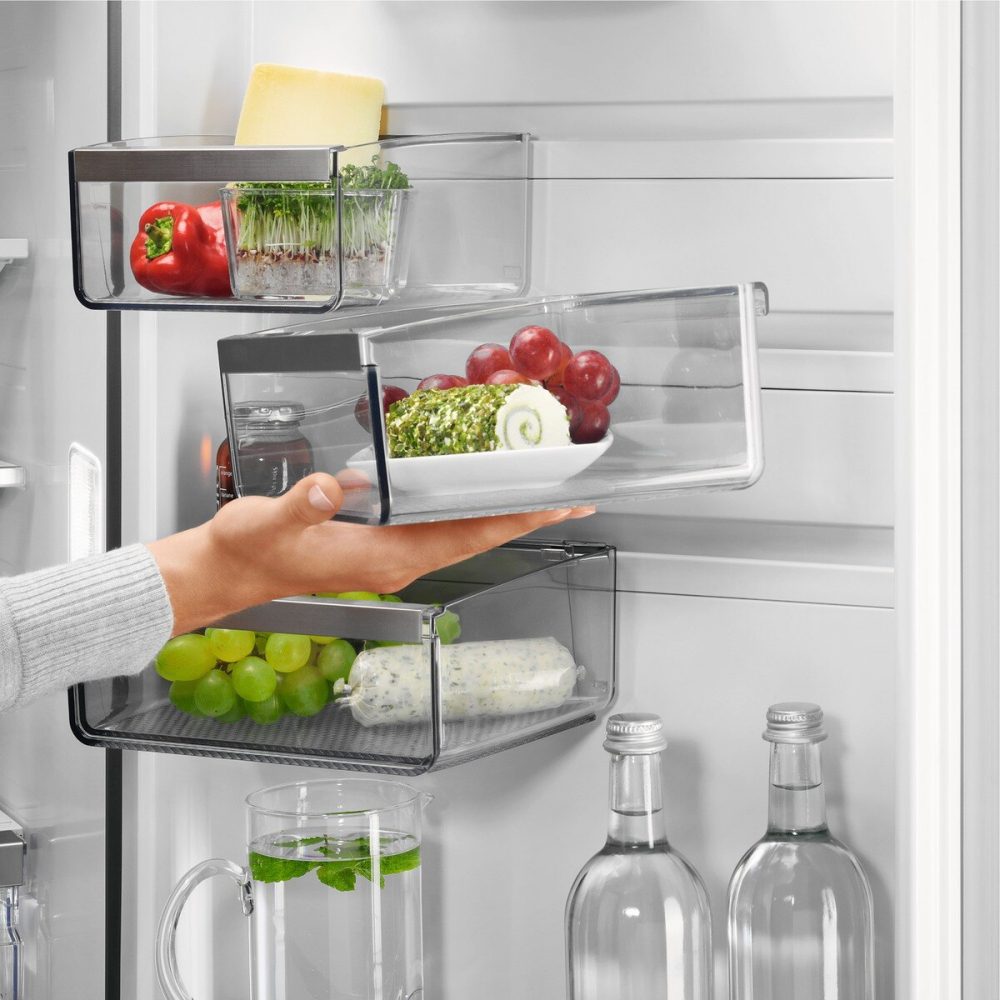 AEG Series 9000 French Style Fridge Freezer With Ice And Water RMB954F9VX - STAINLESS STEEL AEG Series 9000 French Style Fridge Freezer With Ice And Water RMB954F9VX - STAINLESS STEEL