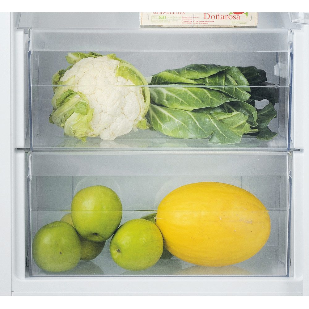 Hotpoint HS18011UK 177cm Integrated In Column Larder Fridge Hotpoint HS18011UK 177cm Integrated In Column Larder Fridge