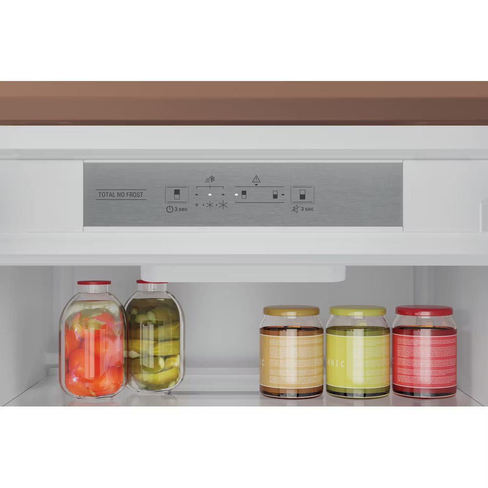 Hotpoint HTC20T322 194cm Integrated 70/30 Frost Free Fridge Freezer Hotpoint HTC20T322 194cm Integrated 70/30 Frost Free Fridge Freezer