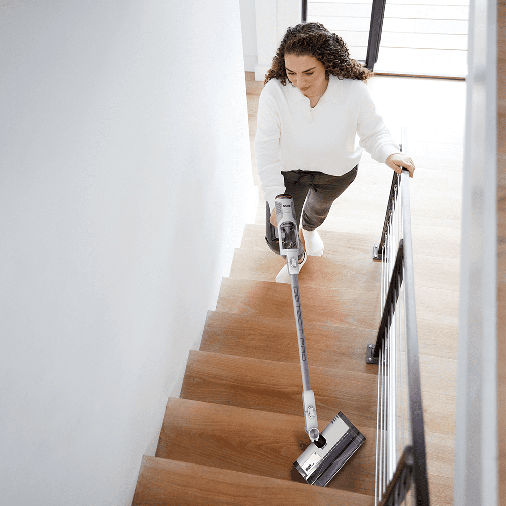 Shark Shark Detect Pro Cordless Vacuum Cleaner with Auto-Empty System 1.3 Litre IW3510UK - WHITE Shark Shark Detect Pro Cordless Vacuum Cleaner with Auto-Empty System 1.3 Litre IW3510UK - WHITE
