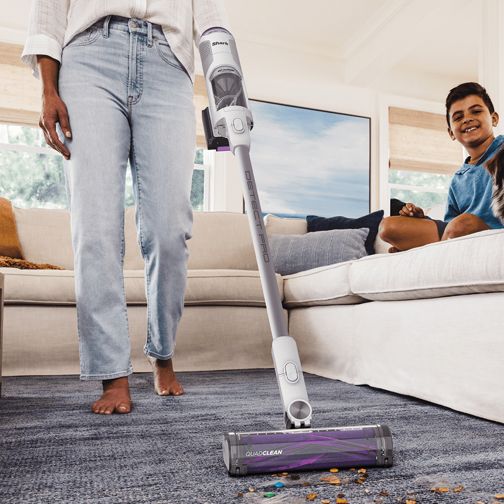 Shark Shark Detect Pro Cordless Vacuum Cleaner with Auto-Empty System 1.3 Litre IW3510UK - WHITE Shark Shark Detect Pro Cordless Vacuum Cleaner with Auto-Empty System 1.3 Litre IW3510UK - WHITE