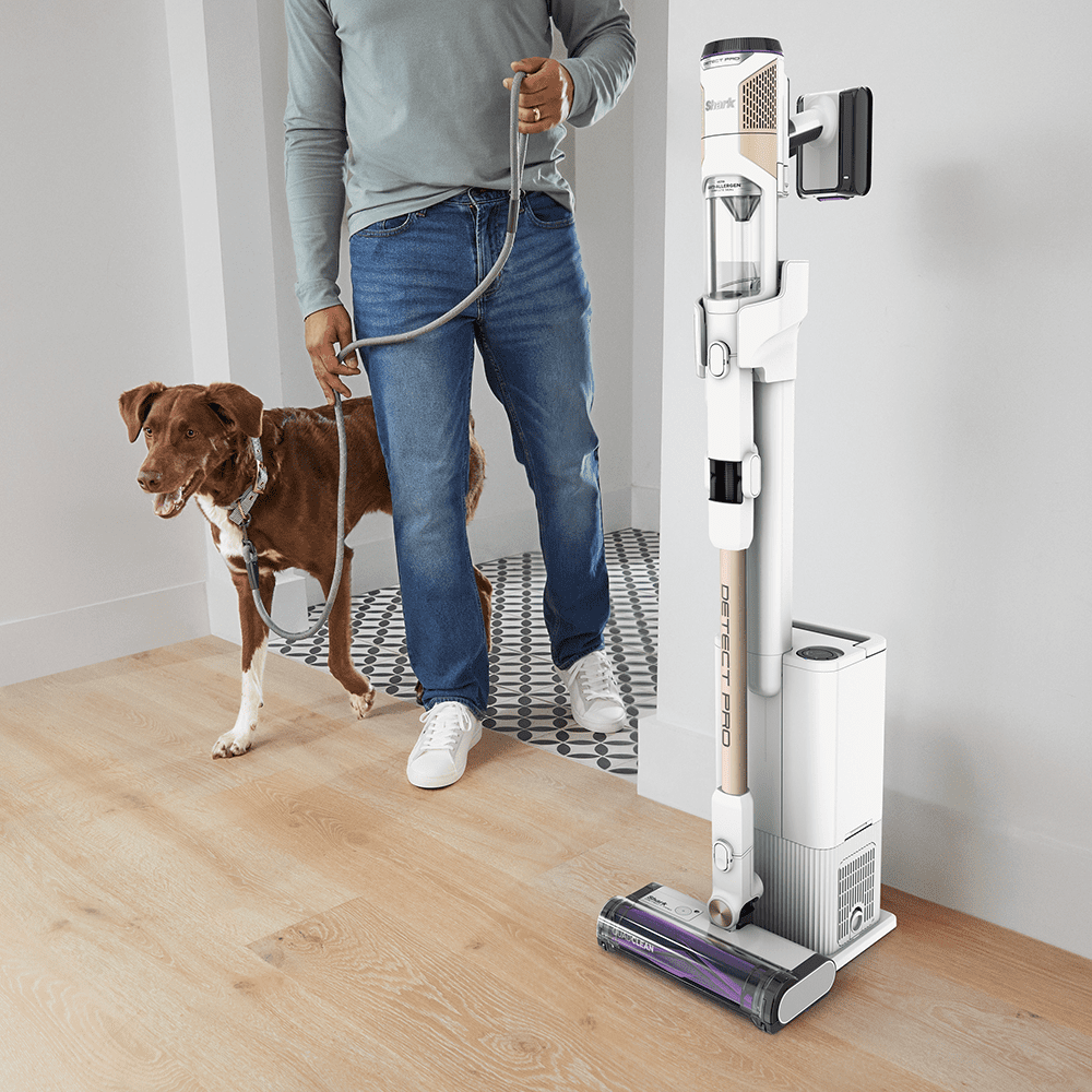 Shark Shark Detect Pro Cordless Vacuum Cleaner with Auto-Empty System 2L IW3611UKT - WHITE Shark Shark Detect Pro Cordless Vacuum Cleaner with Auto-Empty System 2L IW3611UKT - WHITE
