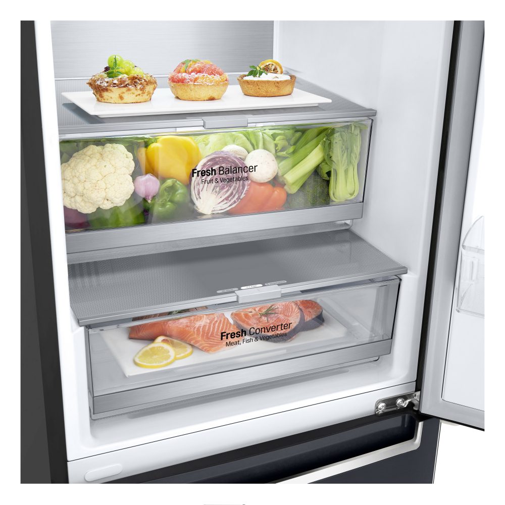 LG 60cm Frost Free Fridge Freezer GBB72MCUFN - BLACK STEEL LG 60cm Frost Free Fridge Freezer GBB72MCUFN - BLACK STEEL
