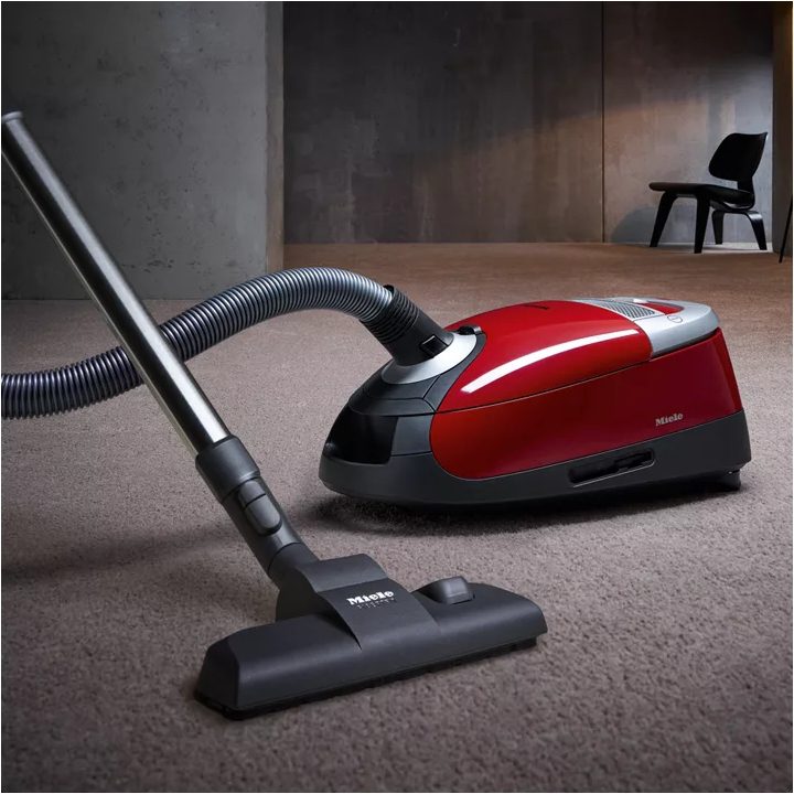 Miele 12034830 Cylinder Vacuum Cleaner C2 CAT DOG - Red Miele 12034830 Cylinder Vacuum Cleaner C2 CAT DOG - Red