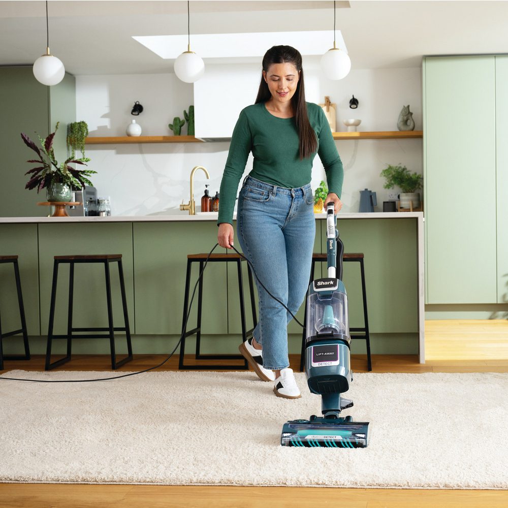 Shark Detect Pet Pro Upright Corded Vacuum LA791UKT - Silver Shark Detect Pet Pro Upright Corded Vacuum LA791UKT - Silver