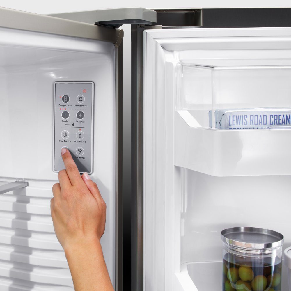 Fisher Paykel 79cm Fridge Freezer Right Hinged With Ice & Water RF522BRXFDU5 - STAINLESS STEEL Fisher Paykel 79cm Fridge Freezer Right Hinged With Ice & Water RF522BRXFDU5 - STAINLESS STEEL