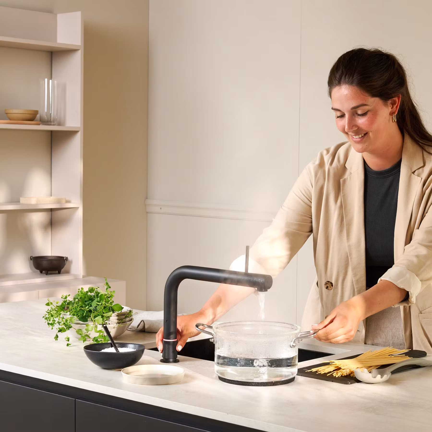 Quooker Combi Front Boiling Water Tap COMBI 2.2 FRONT BLK FTBLK - Black Quooker Combi Front Boiling Water Tap COMBI 2.2 FRONT BLK FTBLK - Black