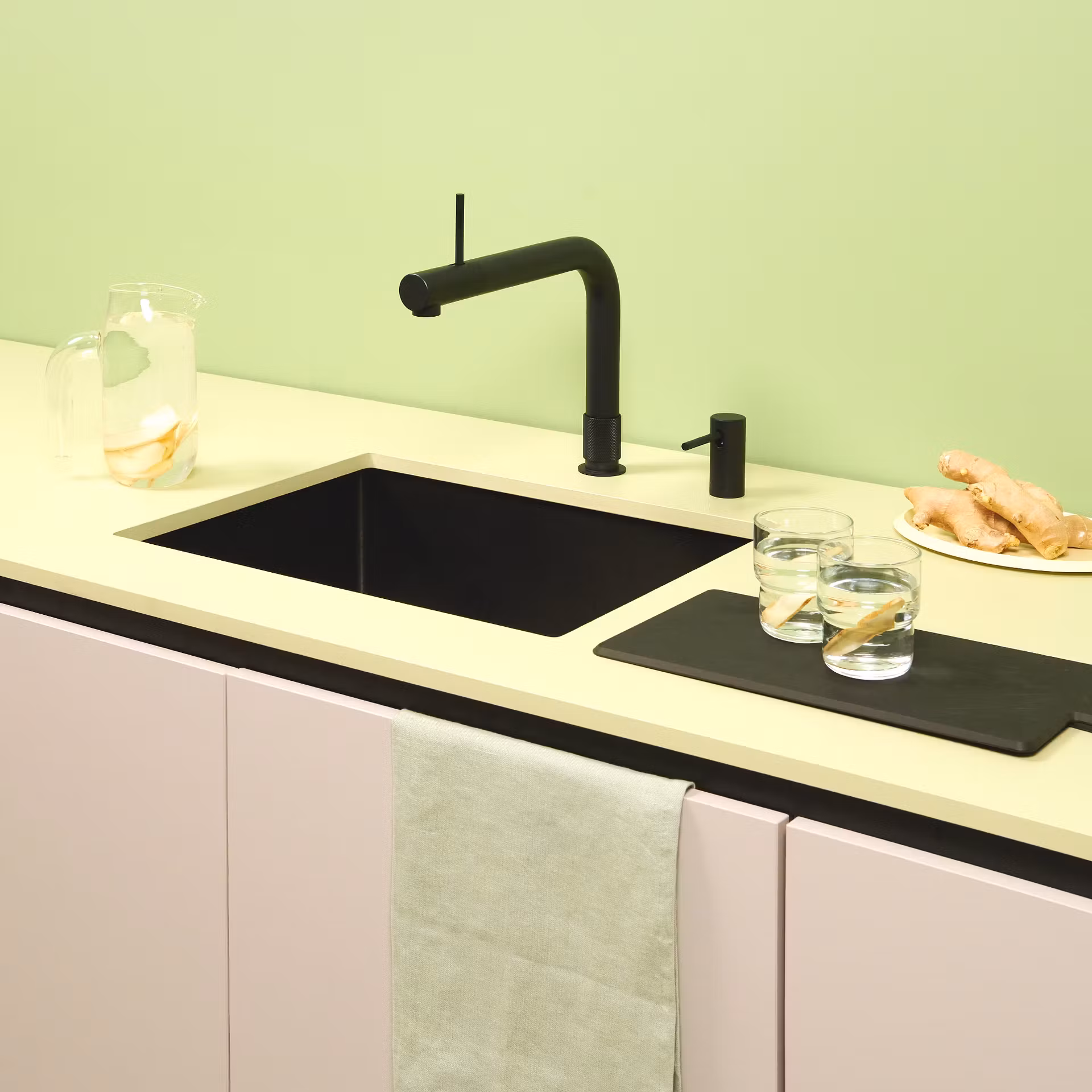 Quooker Combi Front Boiling Water Tap COMBI 2.2 FRONT BLK FTBLK - Black Quooker Combi Front Boiling Water Tap COMBI 2.2 FRONT BLK FTBLK - Black