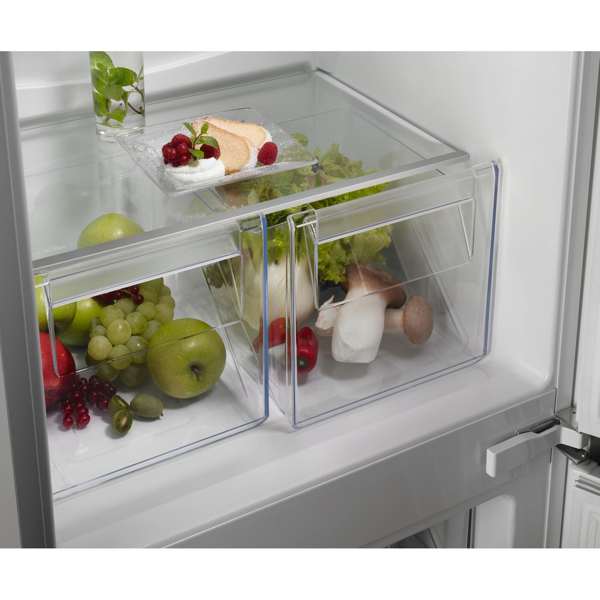 AEG Series 7000 Integrated 50/50 Frost Free Fridge Freezer NSC7T185ES AEG Series 7000 Integrated 50/50 Frost Free Fridge Freezer NSC7T185ES