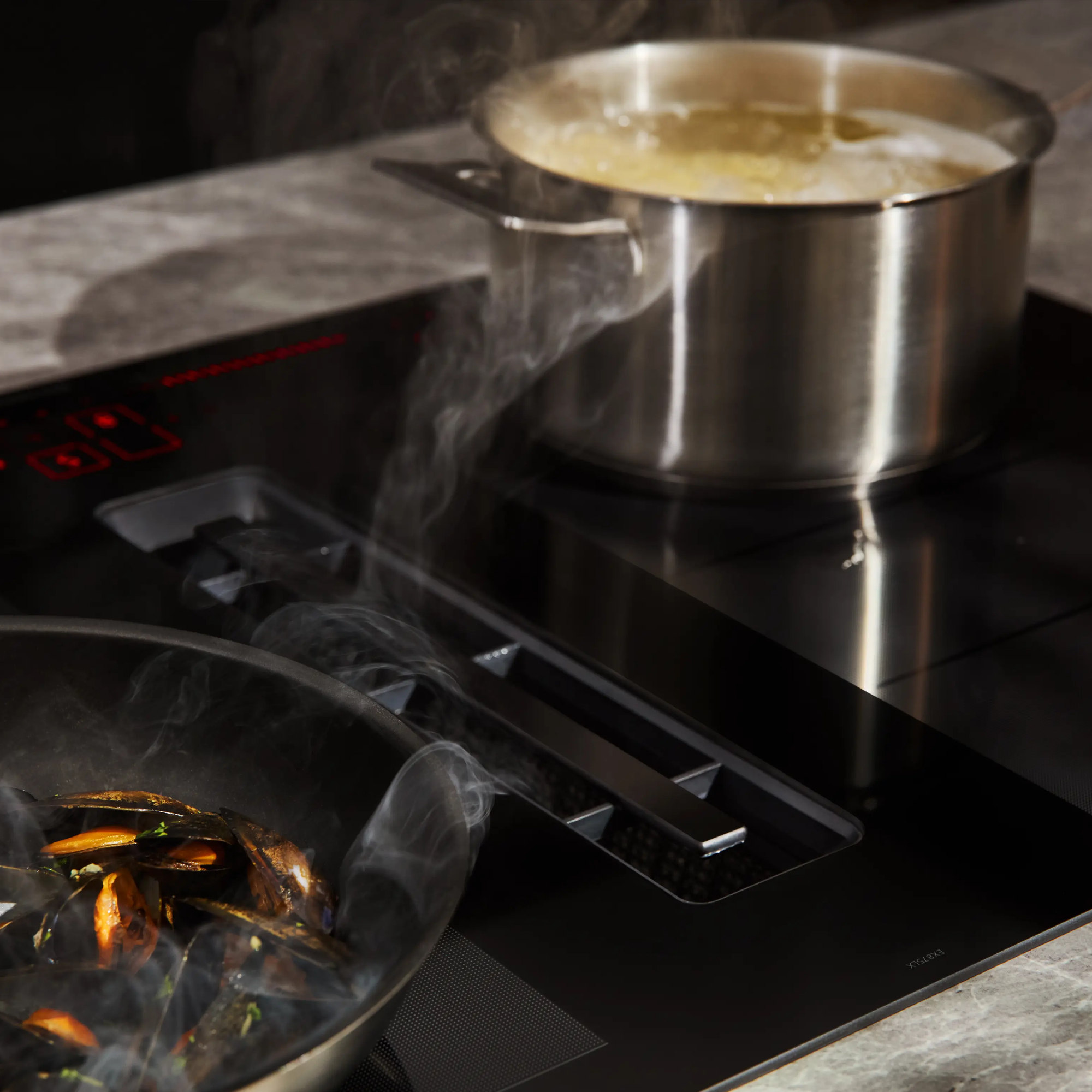 Siemens iQ700 80cm Air Venting Induction Hob EX875LX67E - Black Siemens iQ700 80cm Air Venting Induction Hob EX875LX67E - Black