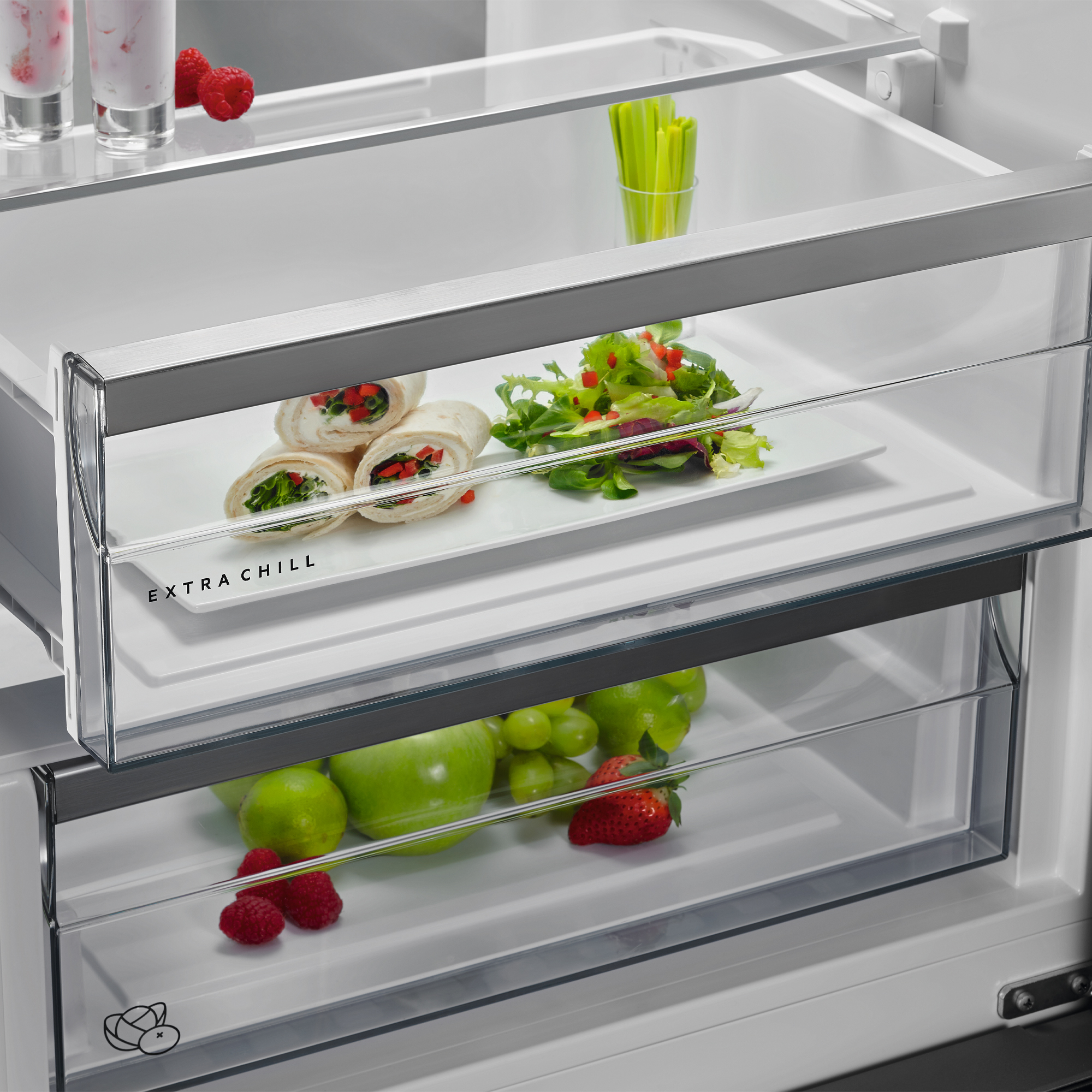 AEG 201cm 60/40 TwinTech® Frost Free Freestanding Fridge Freezer RCB636E2MX - Stainless Steel AEG 201cm 60/40 TwinTech® Frost Free Freestanding Fridge Freezer RCB636E2MX - Stainless Steel