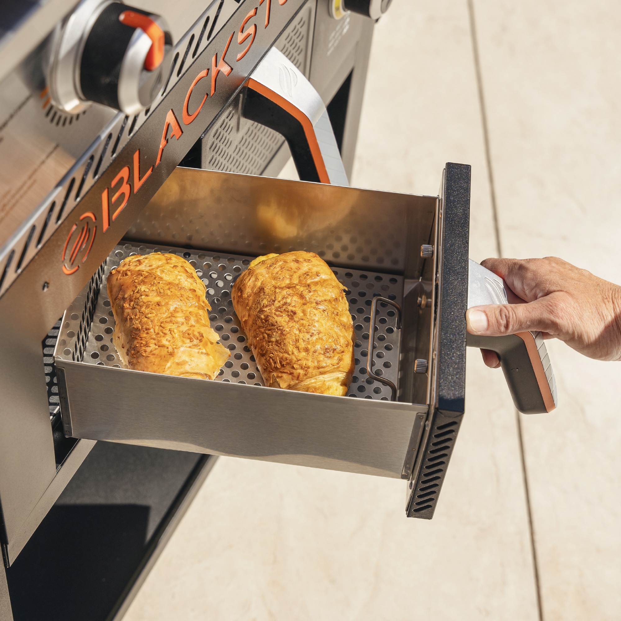Blackstone 257-1785DK 28" Griddle with Air Fryer - Black Blackstone 257-1785DK 28" Griddle with Air Fryer - Black