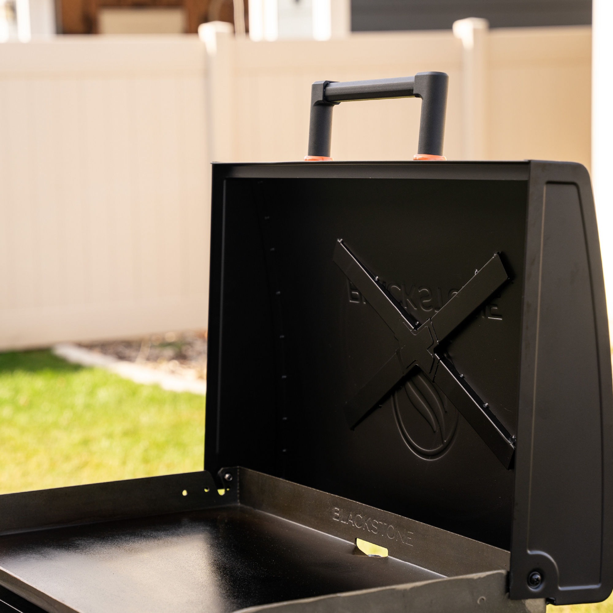 Blackstone 28" Original Omnivore Blackout Griddle Cooking Station with Hood 257-2287DK - Black Blackstone 28" Original Omnivore Blackout Griddle Cooking Station with Hood 257-2287DK - Black