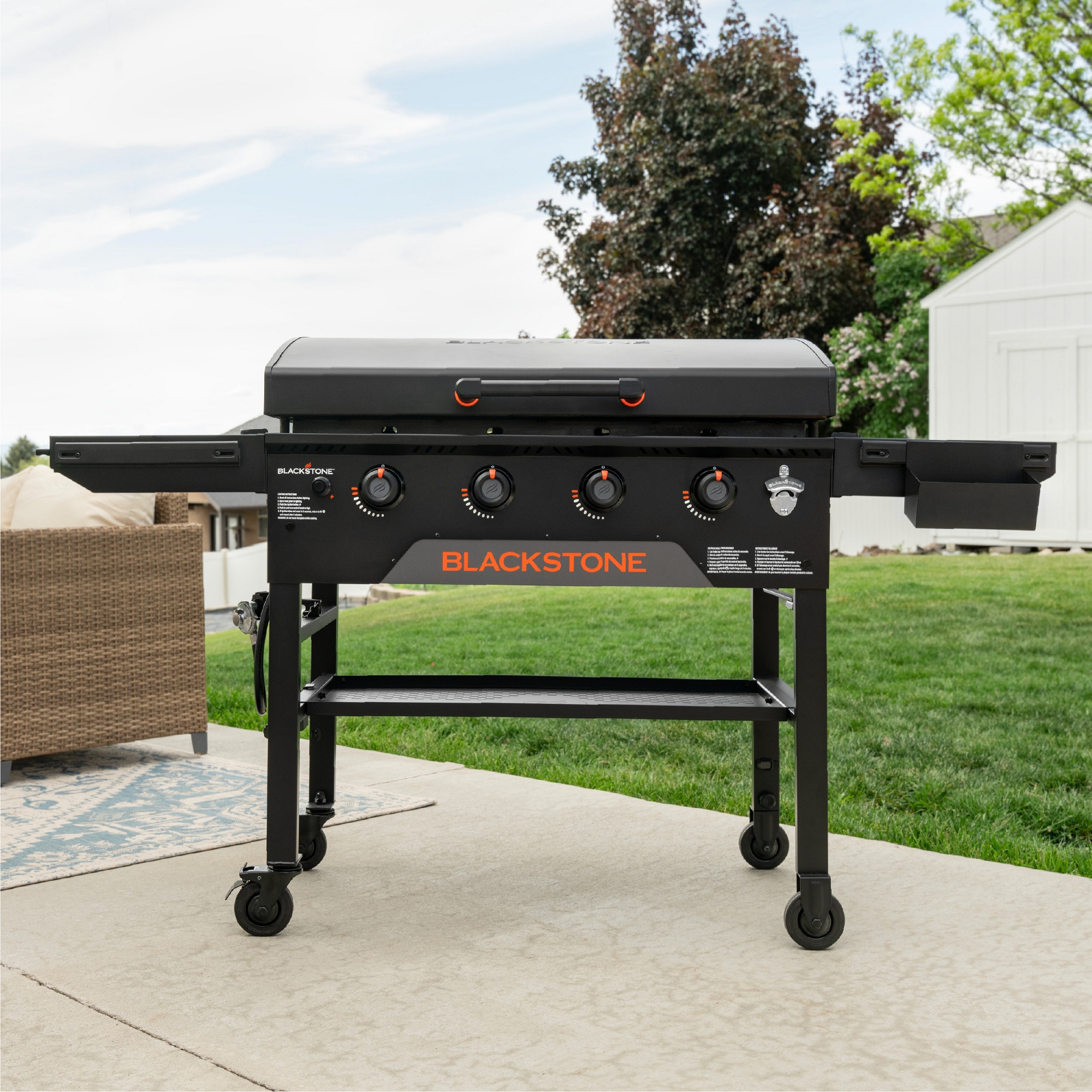 Blackstone 36" Original Omnivore Blackout Griddle with Hood 257-2322DK - Black Blackstone 36" Original Omnivore Blackout Griddle with Hood 257-2322DK - Black